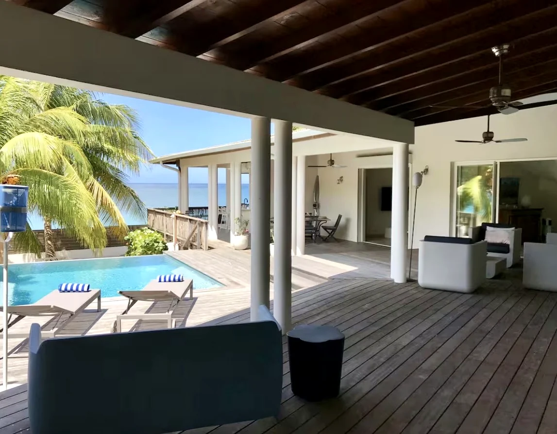 Villa pieds dans l'eau à Grande Anse en Martinique